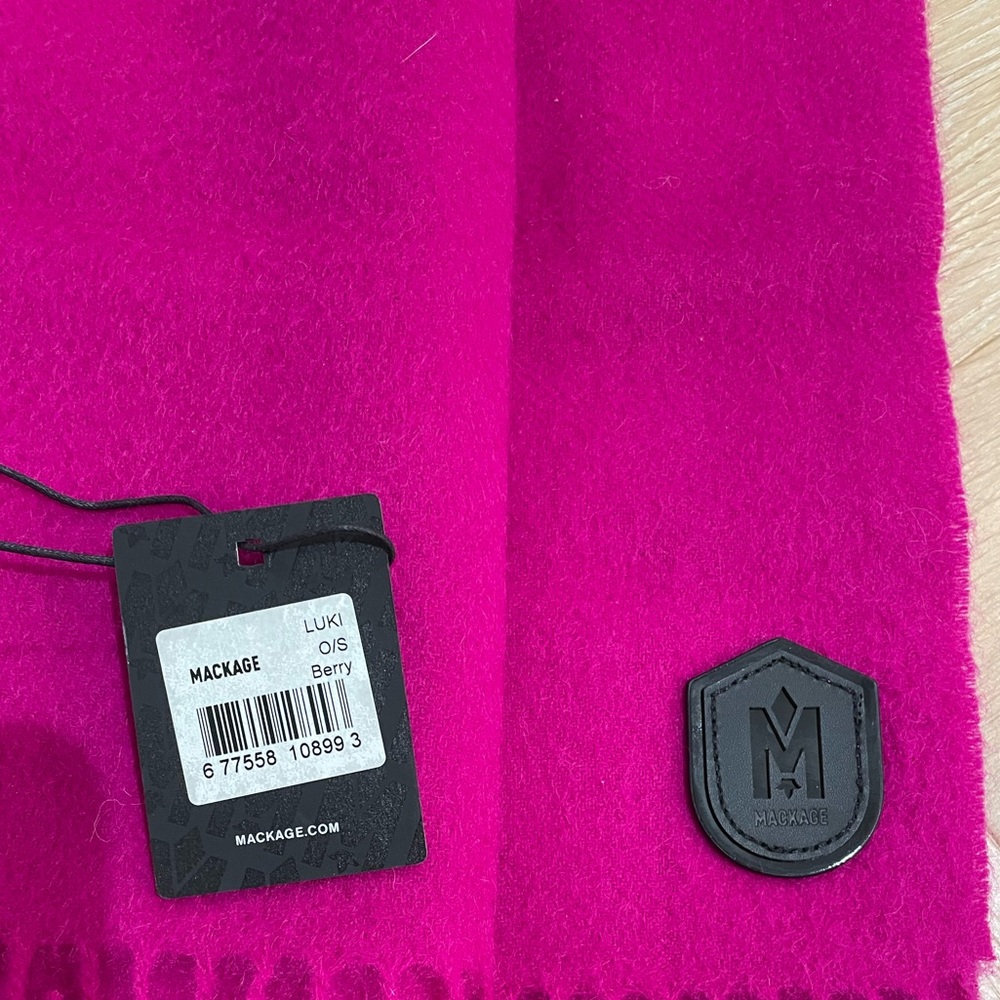 NWT Mackage LUKI Scarf Color Berry - Picture 9 of 13